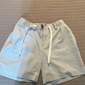 Men’s light blue chubbies.